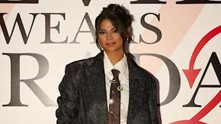 بالصور- "شورت على بدلة رجالي".. دينا داش في أحدث ظهور