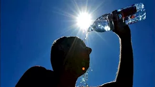 الإجهاد الحراري وضربات الشمس.. طبيب يوضح الأعراض وطرق الإسعاف