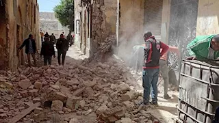 لخطورتها على المواطنين.. إزالة أجزاء من 4 عقارات غرب الإسكندرية- صور 