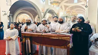  المئات يحتفلون بأحد الشعانين في دير الأنبا متاؤس الفاخوري بإسنا 