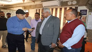 نائب محافظ سوهاج يفاجئ مواطنًا فقد ملف التصالح:"لو مخلصتش تجيلي مكتبي"