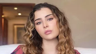 "أناقة تخطف الأضواء"- هكذا نسقت عائشة بن أحمد إطلالتها