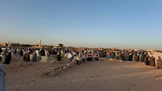  ليلة حزن في جهينة.. قصة وفاة شاب وأمه وطفله بحادث صحراوي سوهاج (فيديو وصور)