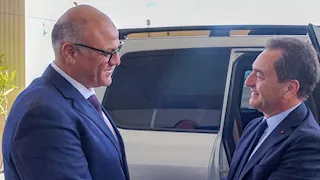 محافظ الإسكندرية وسفير فرنسا يبحثان فرص استثمارية جديدة بالمحافظة (صور)