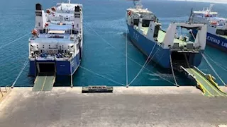 تداول 21 ألف طن بضائع و622 شاحنة بموانئ البحر الأحمر