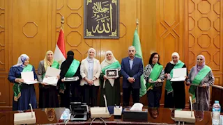 محافظ الإسماعيلية يكرّم الأمهات المثاليات لعام 2026
