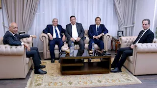 شخصيات عامة وإعلاميون يشاركون في تأبين شيخ الإذاعيين فهمي عمر