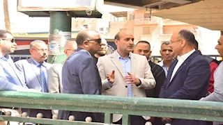 بالصور- محافظ أسيوط يتفقد تطوير ميدان الشهيد أحمد جلال بحي شرق