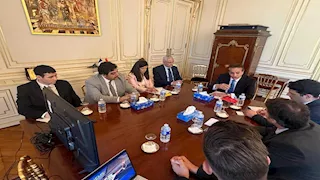  وزير الصحة يبحث مع "إيرباص" إنشاء منظومة متكاملة للإسعاف الطائر