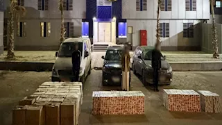 ضربة في قلب السوق السوداء.. سقوط تجار السجائر المهربة في العلمين