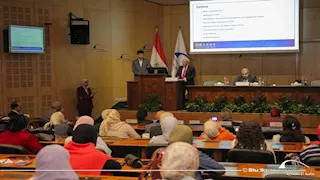 مكتبة الإسكندرية تستعرض ابتكارًا مصريًا لعلاج السرطان والملاريا بالضوء (صور)