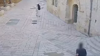 غضب عارم بسبب اعتداء مستوطن على راهبة فرنسية بالقدس (فيديو)