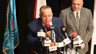 نقيب الأشراف يوصي الحجاج بالدعاء لمصر بأن يديم عليها الأمن والأمان 