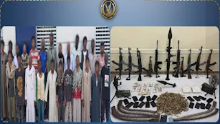 الداخلية: مصرع عنصر إجرامي وضبط 24 آخرين في مواجهة أمنية مع منقبي الذهب بقنا