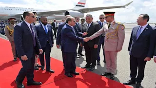 الرئيس السيسي يشارك في مأدبة عشاء على هامش قمة إفريقيا فرنسا بكينيا