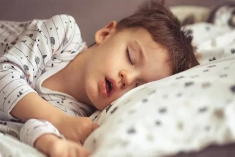 ما العلامات المبكرة لـ انقطاع النفس خلال النوم عند الأطفال؟
