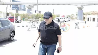 بالصور.. محمد رياض يشارك في جنازة الفنان عبدالرحمن أبوزهرة