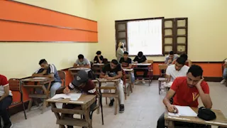 اليوم.. طلاب الصف الأول الثانوي يؤدون امتحان البرمجة والذكاء الاصطناعي في 9 محافظات