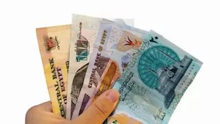 الحكومة تحسم الجدل بشأن إصدار العملات البلاستيكية فئة 10 و20 جنيهًا