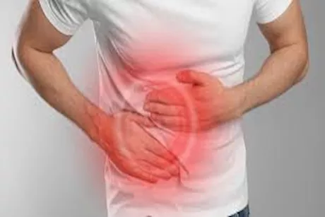 هل آلام الجانب الأيمن من أعراض الكبد الدهني؟ - طبيب يوضح