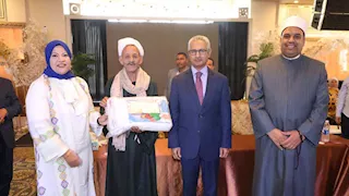 محافظ بني سويف يلتقي حجاج الجمعيات الأهلية قبل السفر للأراضي المقدسة -صور
