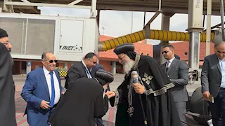 بعد 19 يومًا.. البابا تواضروس ختتم جولته الخارجية ويعود للقاهرة 