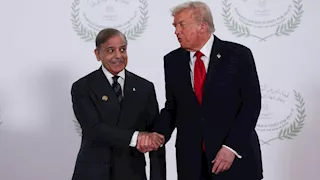 رفض استبدالها بوسيط آخر.. ترامب يشيد بوساطة باكستان في المفاوضات مع إيران