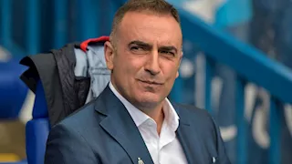الأهلي يفاوض البرتغالي كارلوس كارفهال لتدريب الفريق.. ما التفاصيل؟