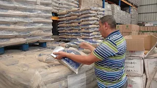 ضبط مخزن سري بالخانكة يزور علامات تجارية وتواريخ صلاحية لـ 12 طن مكرونة
