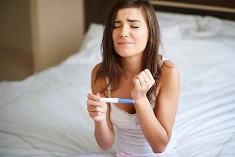 هل يمكن الحمل في اليوم الرابع من الدورة الشهرية عند النساء؟