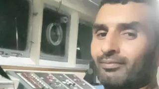 "عايزين مبالغ ضخمة".. أسرة بحار المنوفية تكشف مطالب قراصنة الصومال (فيديو)