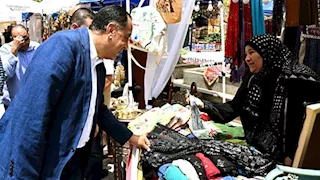 مدبولي يتفقد معرض الحرف التراثية بشارع المعز دعمًا للصناعات اليدوية
