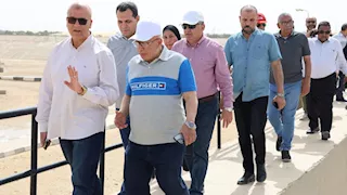 وفد من وزارة الإسكان يتفقد محطة معالجة صرف صحي المنيا (صور)