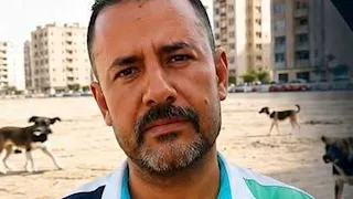 كلب ضال يُهاجم مأذونًا شرعيًا ببورسعيد ويصيب آخرين