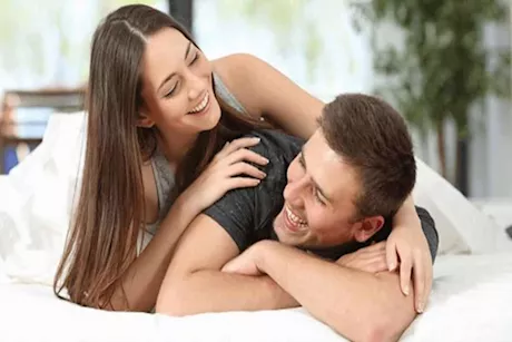 هل تؤثر الجلطة الدماغية على العلاقة الحميمة بعد الشفاء؟