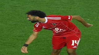 الأهلي يتحرك لتمديد عقود الشحات وكوكا