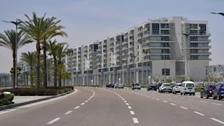 وزيرة الإسكان تتابع مشروعات العلمين الجديدة ومارينا استعدادًا لموسم الصيف