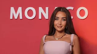 بفستان وردي.. هنا الزاهد تخطف الأنظار في مهرجان كان السينمائي