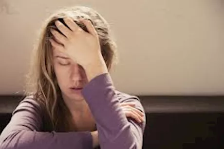 هل تعرضك لصدمة نفسية يتسبب في فقدان الذاكرة؟ طبيب: الحل بهذه الأطعمة