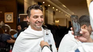 تسليم بطاقات "نسك" لحجاج السياحة داخل الفنادق بمكة والمدينة