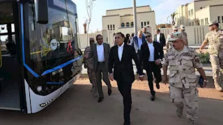 17 صورة.. مدبولي يستقل الأتوبيس الكهربائي ويتفقد محطة الحافلات المركزية 