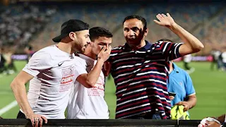 5 صور من بكاء محمد شحاتة بعد التتويج بالدوري