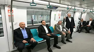 16 صورة.. مدبولي وكامل الوزير يستقلان مونوريل شرق النيل