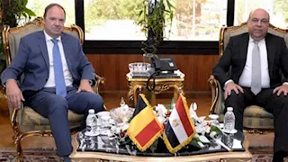 وزير الطيران يبحث مع سفير بلجيكا تعزيز التعاون الجوي - تفاصيل