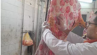 قبل عيد الأضحى.. حملات مكثفة لمتابعة جاهزية مجازر أسيوط (صور)