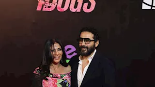 بينهم منى زكي وأحمد حلمي.. 17 صورة لثنائيات بالعرض الخاص لـ فيلم 7Dogs
