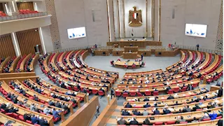 طلب إحاطة بشأن مخالفات الكافيهات وظاهرة "السايس" غير القانوني