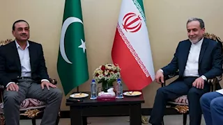 قائد الجيش الباكستاني يجري محادثات مع عراقجي في طهران