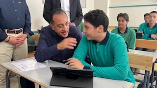 بعد سؤال رئيس الوزراء لطالب.. ما يجب أن تعرفه عن البورصة 