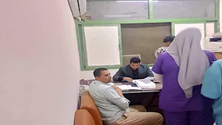 إجراءات عاجلة بمستشفى السادات المركزي.. إحالة 34 طبيبًا وممرضًا للتحقيق (صور)